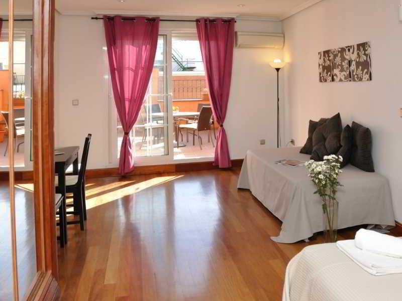 Gran Via Sol Apartamentos Madrid Exterior foto